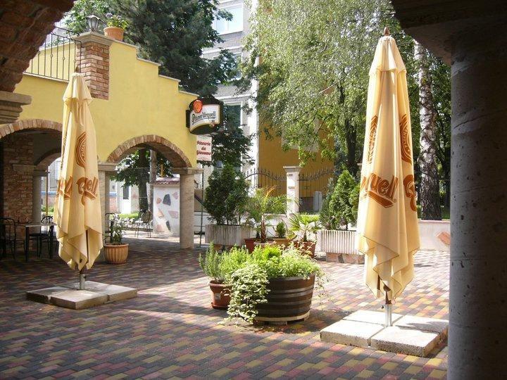 Penzion Da Giacomo Trenčín Dış mekan fotoğraf